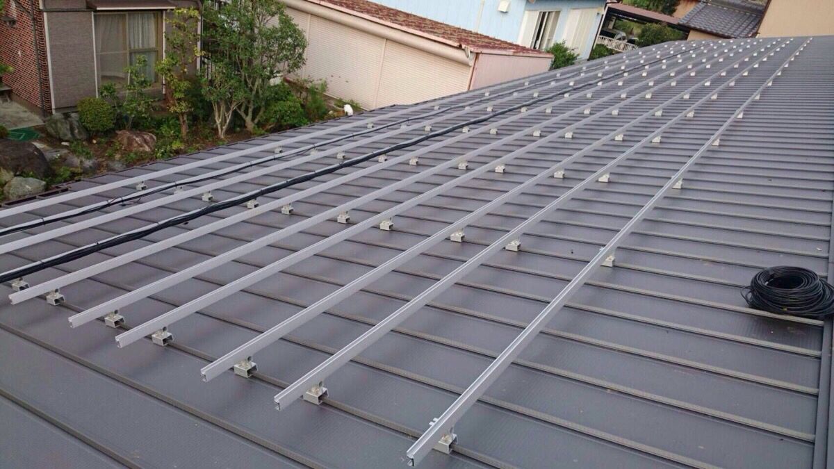 https://www.himzentech.com/tin-roof-solar-mounting-system-product/